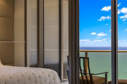 Condominio en venta en Bal Harbour, Florida, 4 dormitorios, 342.62 m2 № 1868534 - foto 25