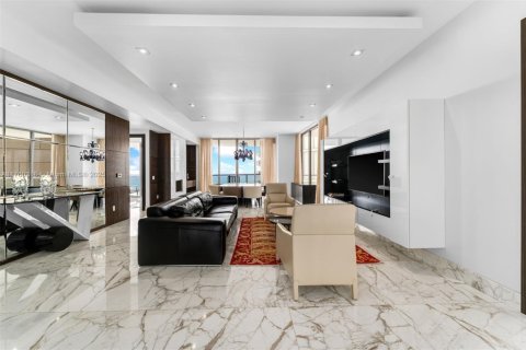 Condominio en venta en Bal Harbour, Florida, 4 dormitorios, 342.62 m2 № 1868534 - foto 30