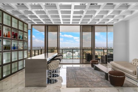 Condominio en venta en Bal Harbour, Florida, 4 dormitorios, 342.62 m2 № 1868534 - foto 2