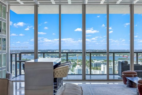 Condominio en venta en Bal Harbour, Florida, 4 dormitorios, 342.62 m2 № 1868534 - foto 1