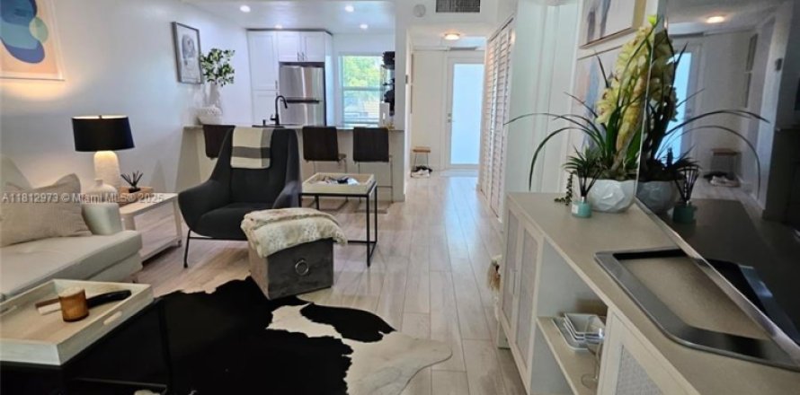 Condominio en Tamarac, Florida, 1 dormitorio  № 1875228