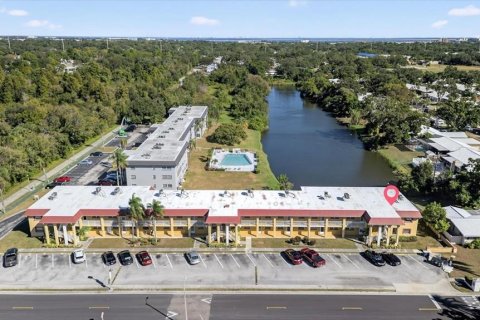 Condo in Clearwater, Florida, 2 bedrooms  № 2100188 - photo 25