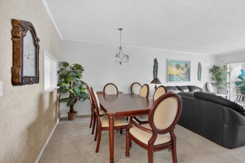 Condo in Clearwater, Florida, 2 bedrooms  № 2100188 - photo 9