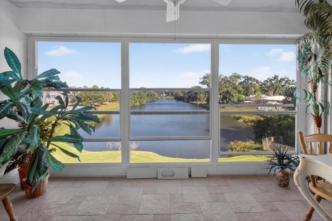 Condo in Clearwater, Florida, 2 bedrooms  № 2100188 - photo 12