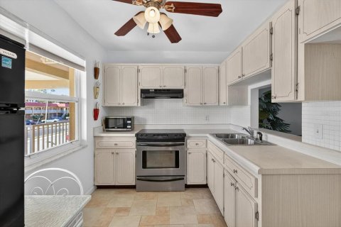 Condo in Clearwater, Florida, 2 bedrooms  № 2100188 - photo 4