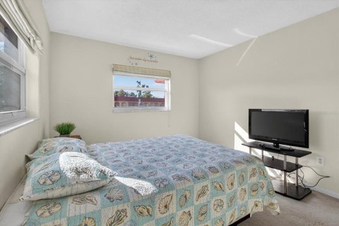 Condo in Clearwater, Florida, 2 bedrooms  № 2100188 - photo 18