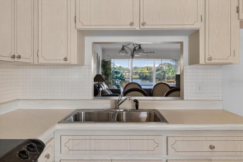 Condo in Clearwater, Florida, 2 bedrooms  № 2100188 - photo 5