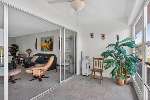 Condo in Clearwater, Florida, 2 bedrooms  № 2100188 - photo 15