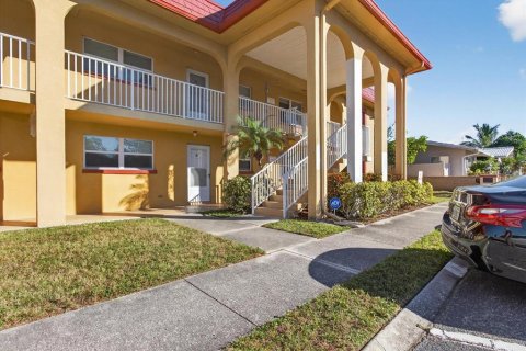 Condo in Clearwater, Florida, 2 bedrooms  № 2100188 - photo 2