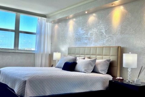 Copropriété à louer à Hallandale Beach, Floride: 2 chambres, 125.42 m2 № 2070784 - photo 11