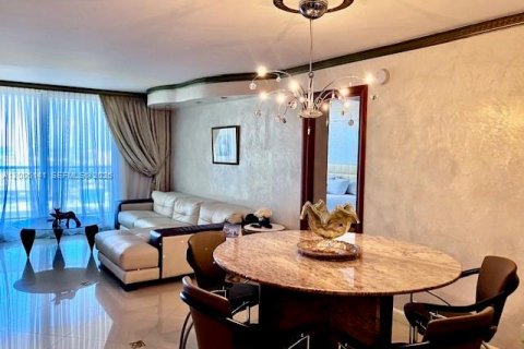 Copropriété à louer à Hallandale Beach, Floride: 2 chambres, 125.42 m2 № 2070784 - photo 8