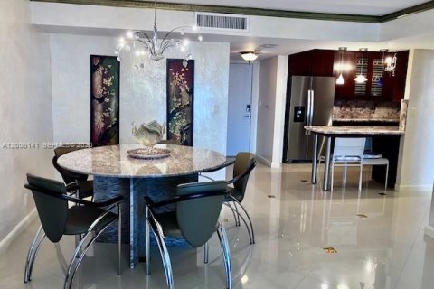 Copropriété à louer à Hallandale Beach, Floride: 2 chambres, 125.42 m2 № 2070784 - photo 7