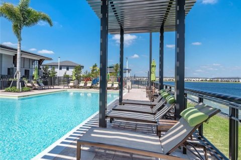 Villa ou maison à louer à Miami Lakes, Floride: 5 chambres, 280.47 m2 № 1825805 - photo 21