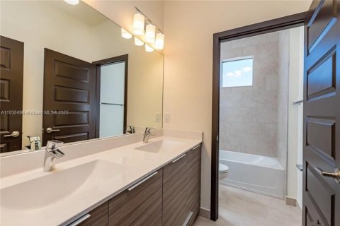 Villa ou maison à louer à Miami Lakes, Floride: 5 chambres, 280.47 m2 № 1825805 - photo 14