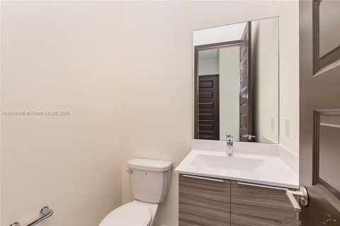 Villa ou maison à louer à Miami Lakes, Floride: 5 chambres, 280.47 m2 № 1825805 - photo 16