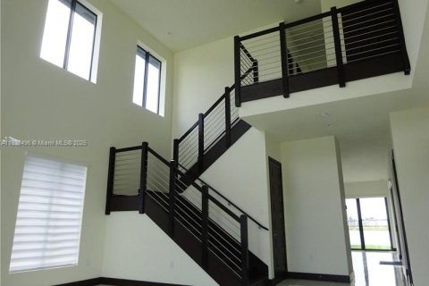 Villa ou maison à louer à Miami Lakes, Floride: 5 chambres, 280.47 m2 № 1825805 - photo 3