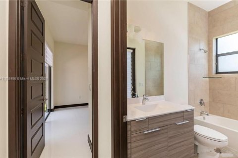 Villa ou maison à louer à Miami Lakes, Floride: 5 chambres, 280.47 m2 № 1825805 - photo 15