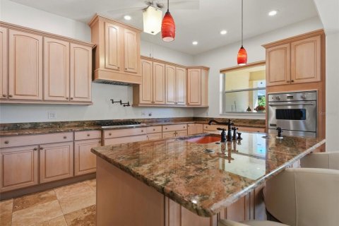 Villa ou maison à vendre à Weeki Wachee, Floride: 4 chambres, 522.2 m2 № 2411473 - photo 10
