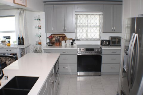 House in Boynton Beach, Florida 2 bedrooms, 132.66 sq.m. № 1971512 - photo 22