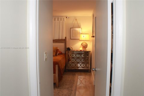 House in Boynton Beach, Florida 2 bedrooms, 132.66 sq.m. № 1971512 - photo 13