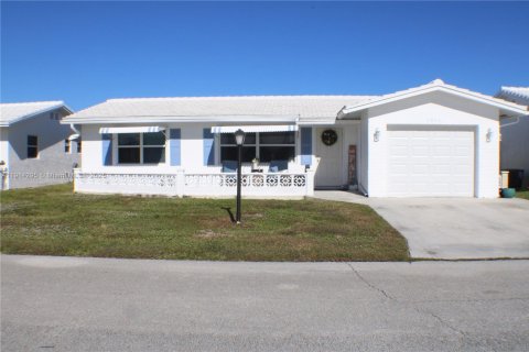 House in Boynton Beach, Florida 2 bedrooms, 132.66 sq.m. № 1971512 - photo 2