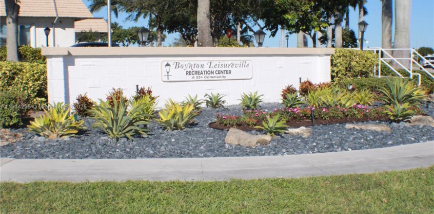 House in Boynton Beach, Florida 2 bedrooms, 132.66 sq.m. № 1971512