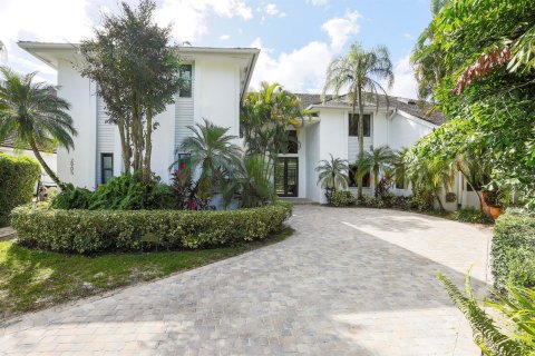 House in Wellington, Florida 8 bedrooms, 534.1 sq.m. № 2243250