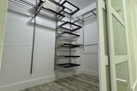 Villa ou maison à vendre à Miami, Floride: 5 chambres, 232.26 m2 № 2434329 - photo 30