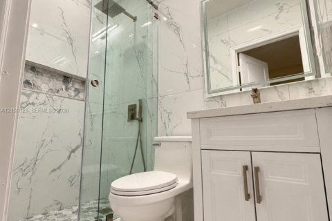 Villa ou maison à vendre à Miami, Floride: 5 chambres, 232.26 m2 № 2434329 - photo 19