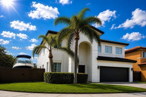Villa ou maison à vendre à Miami, Floride: 5 chambres, 232.26 m2 № 2434329 - photo 6