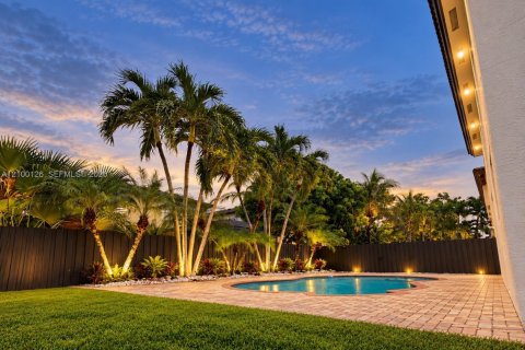 Villa ou maison à vendre à Miami, Floride: 5 chambres, 232.26 m2 № 2434329 - photo 5