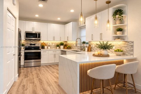 Villa ou maison à vendre à Miami, Floride: 5 chambres, 232.26 m2 № 2434329 - photo 21