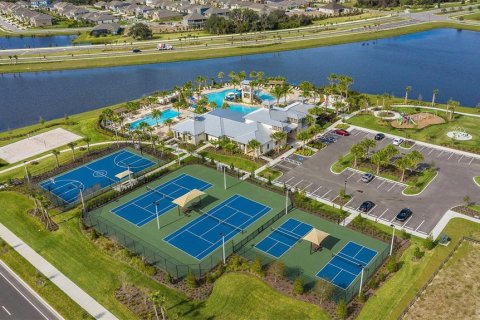 Villa ou maison à vendre à Apollo Beach, Floride: 5 chambres, 218.32 m2 № 2231412 - photo 3