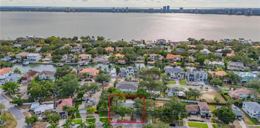 Terreno en Tampa, Florida № 2167077