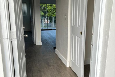Copropriété à vendre à Miami, Floride: 1 chambre, 60.2 m2 № 1926084 - photo 7