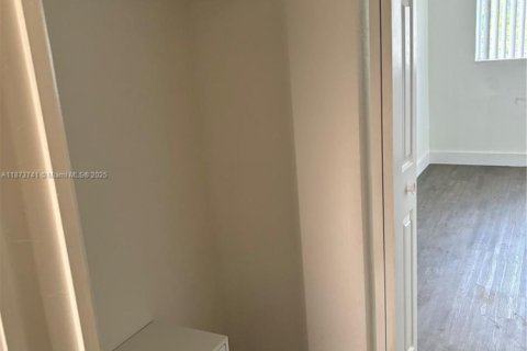 Copropriété à vendre à Miami, Floride: 1 chambre, 60.2 m2 № 1926084 - photo 4