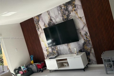 Adosado en alquiler en Miramar, Florida, 2 dormitorios, 110.55 m2 № 1985926 - foto 1