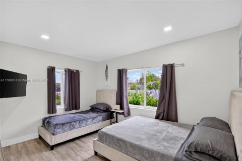 Купить виллу или дом в Майами, Флорида 5 спален, 132.48м2, № 1505746 - фото 27