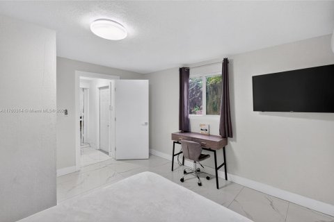 Купить виллу или дом в Майами, Флорида 5 спален, 132.48м2, № 1505746 - фото 30