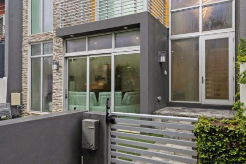 Touwnhouse à vendre à Fort Lauderdale, Floride: 3 chambres, 158.49 m2 № 2387973 - photo 2