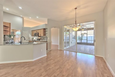 House in Valrico, Florida 4 bedrooms, 206.89 sq.m. № 2151420 - photo 13