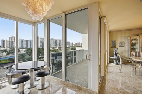 Condo in Sunny Isles Beach, Florida, 3 bedrooms № 2436457 - photo 21