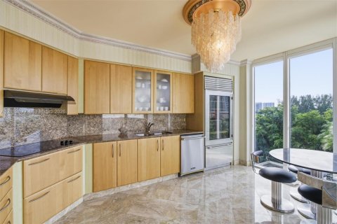 Condo in Sunny Isles Beach, Florida, 3 bedrooms № 2436457 - photo 19