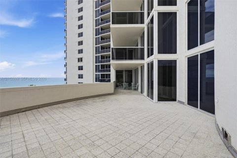 Condo in Sunny Isles Beach, Florida, 3 bedrooms № 2436457 - photo 6