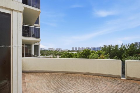 Condo in Sunny Isles Beach, Florida, 3 bedrooms № 2436457 - photo 7