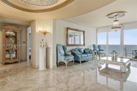 Condo in Sunny Isles Beach, Florida, 3 bedrooms № 2436457 - photo 15