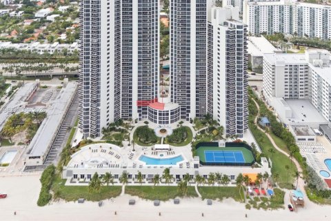 Condo in Sunny Isles Beach, Florida, 3 bedrooms № 2436457 - photo 10