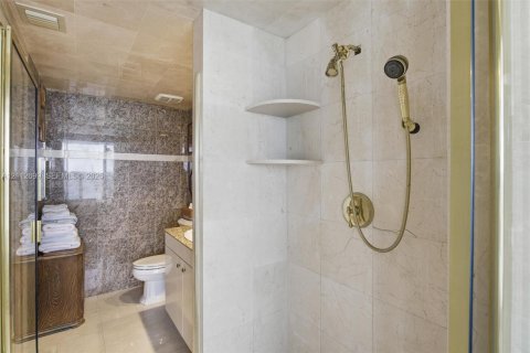 Condo in Sunny Isles Beach, Florida, 3 bedrooms № 2436457 - photo 28