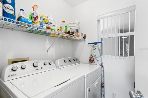 Condo in Saint Petersburg, Florida, 2 bedrooms  № 2214579 - photo 26