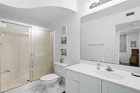 Condo in Saint Petersburg, Florida, 2 bedrooms  № 2214579 - photo 25